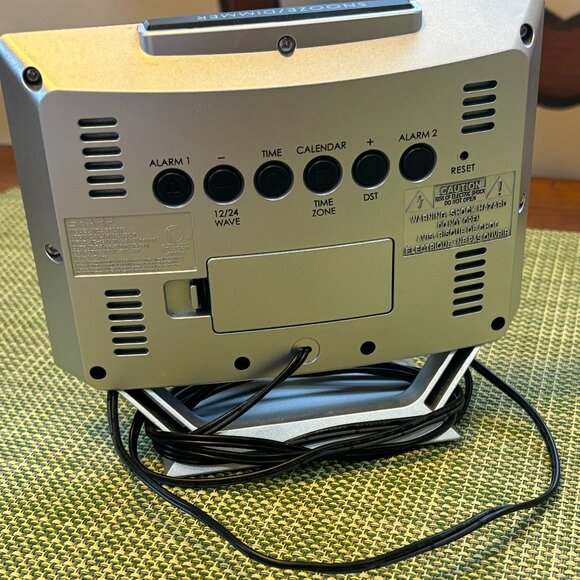 Sharp Atomic Desktop  Digital Clock with Color Display - Picture 4 of 7